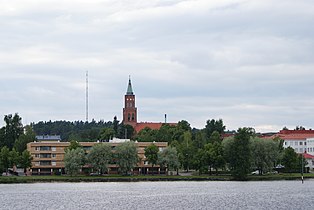 Savonlinnan tuomiokirkkoa ympäristöineen.