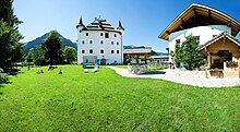 Castle Saalhof in summer Schloss Saalhof Sommer.jpg