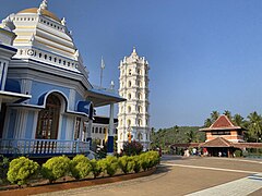 Temple de Shri Mangesh (Shiva) près de Mardol. Les temples hindous de Goa sont remarquables pour leur influence baroque.