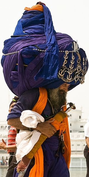 File:Sikh with sword and very large turban.jpg