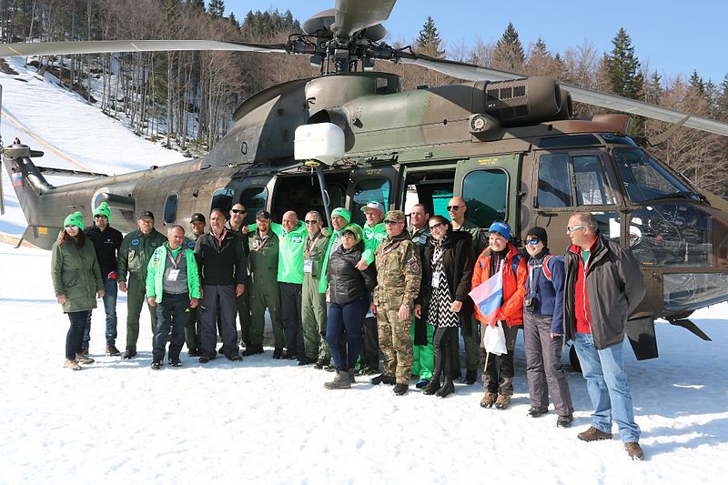 File:Slovenska vojska je tudi letos podprla Smučarsko zvezo Slovenije pri izvedbi zaključka svetovnega pokala v smučarskih poletih v Planici 5.jpg