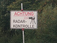 Datei:Radar-Blitzer, als Auto getarnt, 2019 (1).jpg – Wikipedia