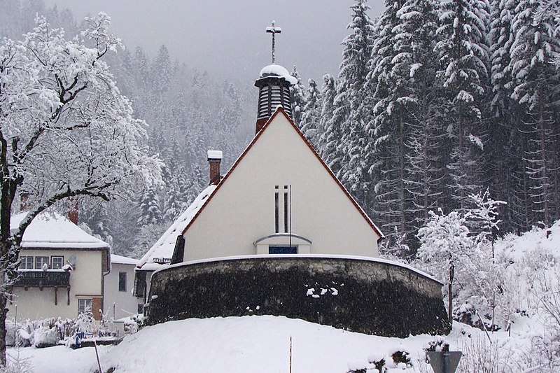 File:St Aegyd evangelische Pfarrkirche.jpg