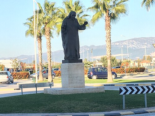 Statue of Mother Teresa in Tirana