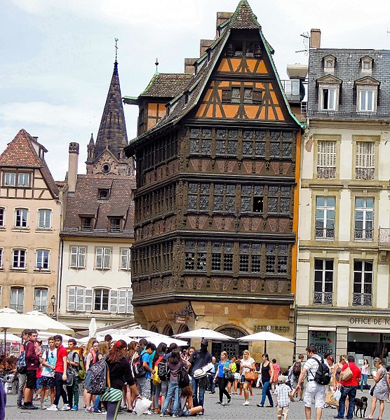 File:Strasbourg, Fachwerkhäuser, Gassen, EU 12.jpg