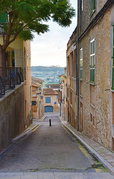 File:Street in Montuiri (Montuiri).jpg