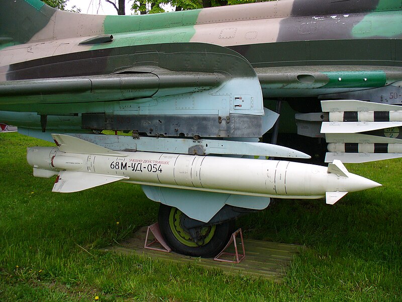 File:Sukhoi Su-17M3 2008 G4.jpg