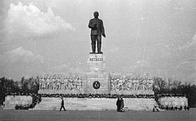 Sztálin szobor Budapest.jpg