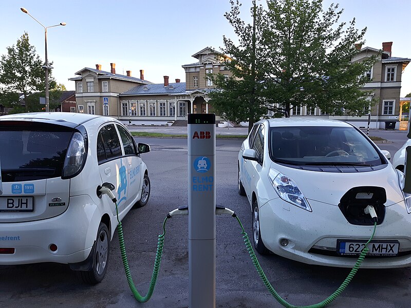 File:Tartu railway station electric car rental.jpg