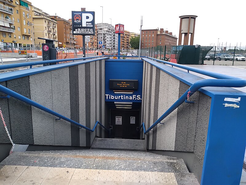 File:Tiburtina Metro B Station in 2021.01.jpg