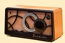AM-only Toshiba vacuum tube radio (1955). Toshiba Vacuum tube Radio.jpg