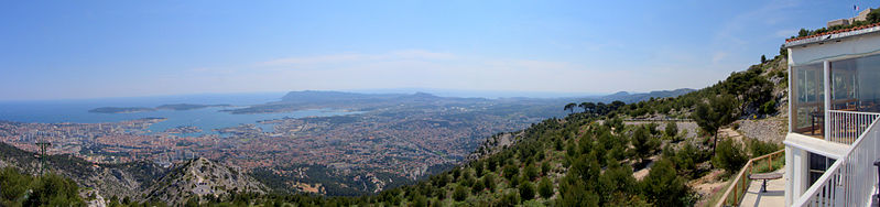 File:Toulon depuis le Faron.jpg