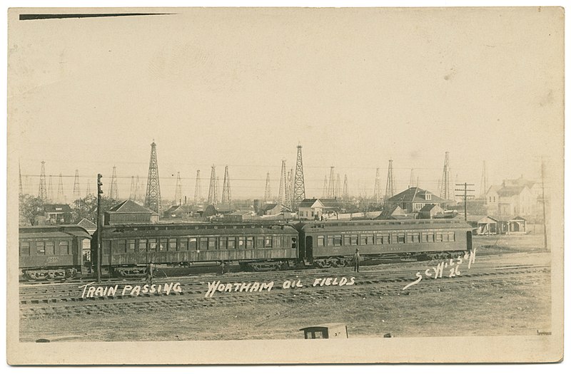 File:Train Passing, Wortham Oil Fields (7795829244).jpg