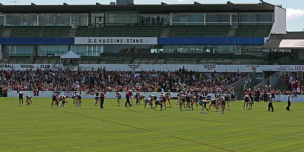 Players training in front of the G. G. Huggins Stand (demolished in 2017) before the 2009 AFL Grand Final