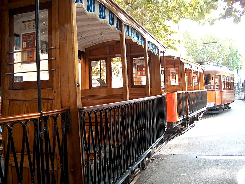 File:Tram in Soller - panoramio.jpg