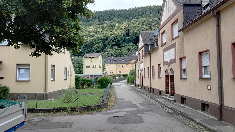 File:Trier-Ehrang, Lindenplatz 20160630.jpg