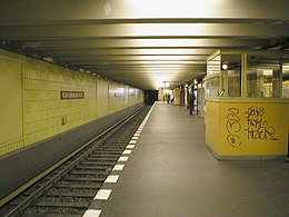 U-Bahn Berlin Rosa-Luxemburg-Platz Bahnsteig.JPG