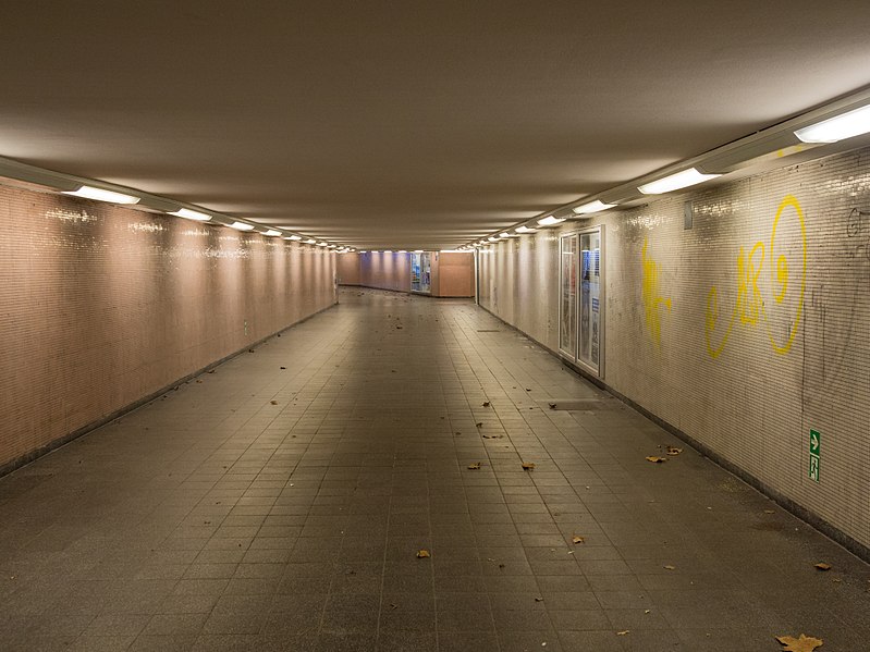 File:U-Bahnhof Spichernstraße 20161227 2.jpg