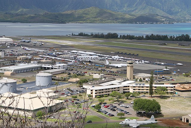 An aerial view of MCAS Kaneohe Bay during an airshow in 2010.