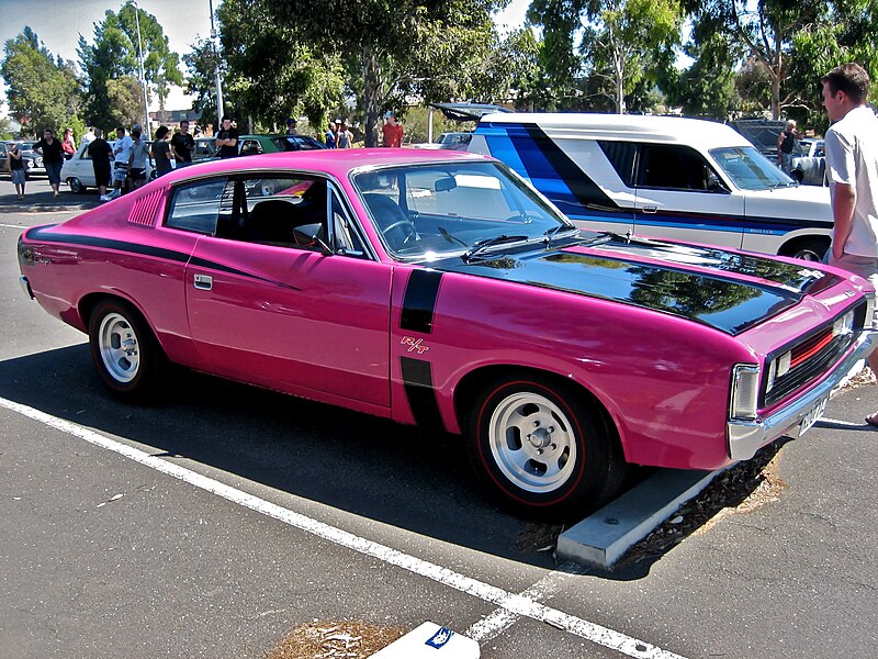 File:Valiant VH Charger.JPG