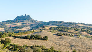 Kumpuilevaa maastoa Toscanassa.