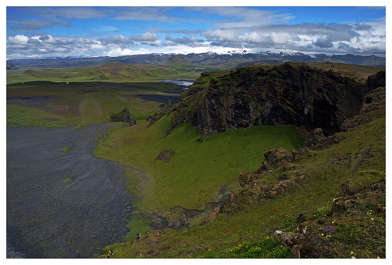 File:View from Dyrhólaey (20593764268).jpg