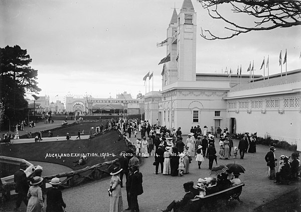 View of the 'Wonderland' with the 'Palace of Industries' at the Auckland Exhibition held in the Domain 1913–1914.