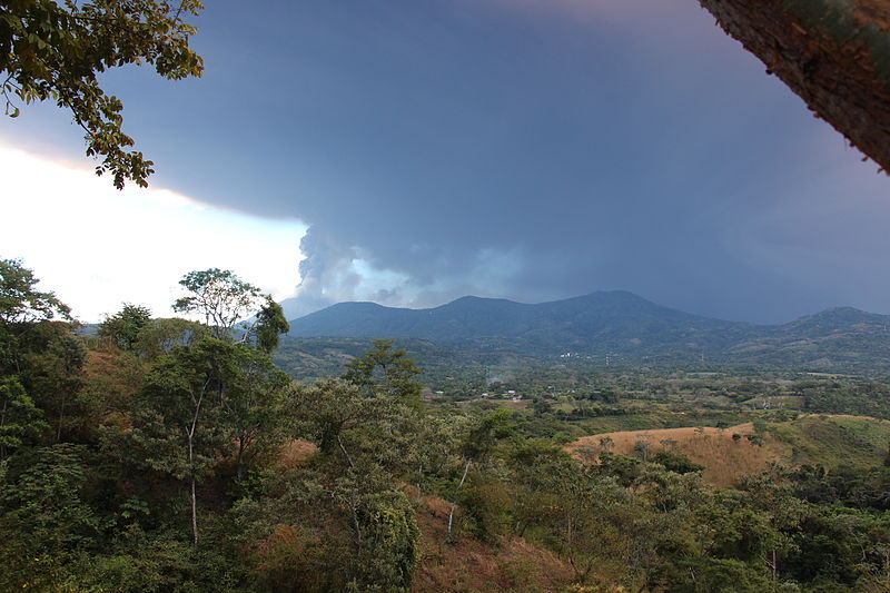 File:Vulkan Chaparrastique, El Salvador 2013 02.JPG