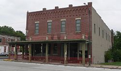 Walnut Inn (Tarkio, MO) dari SW 1.JPG