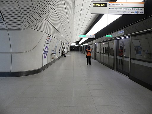 Whitechapel station Elizabeth Line platforms 25th May 2022 07