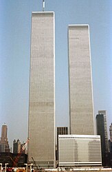 Het Vista International Hotel en de Twin Towers, 1981