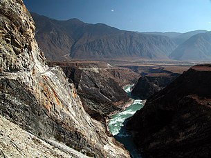 The Yangtze River near the Tiger Leaping Gorge Yangzi River - by Peter Morgan.jpg