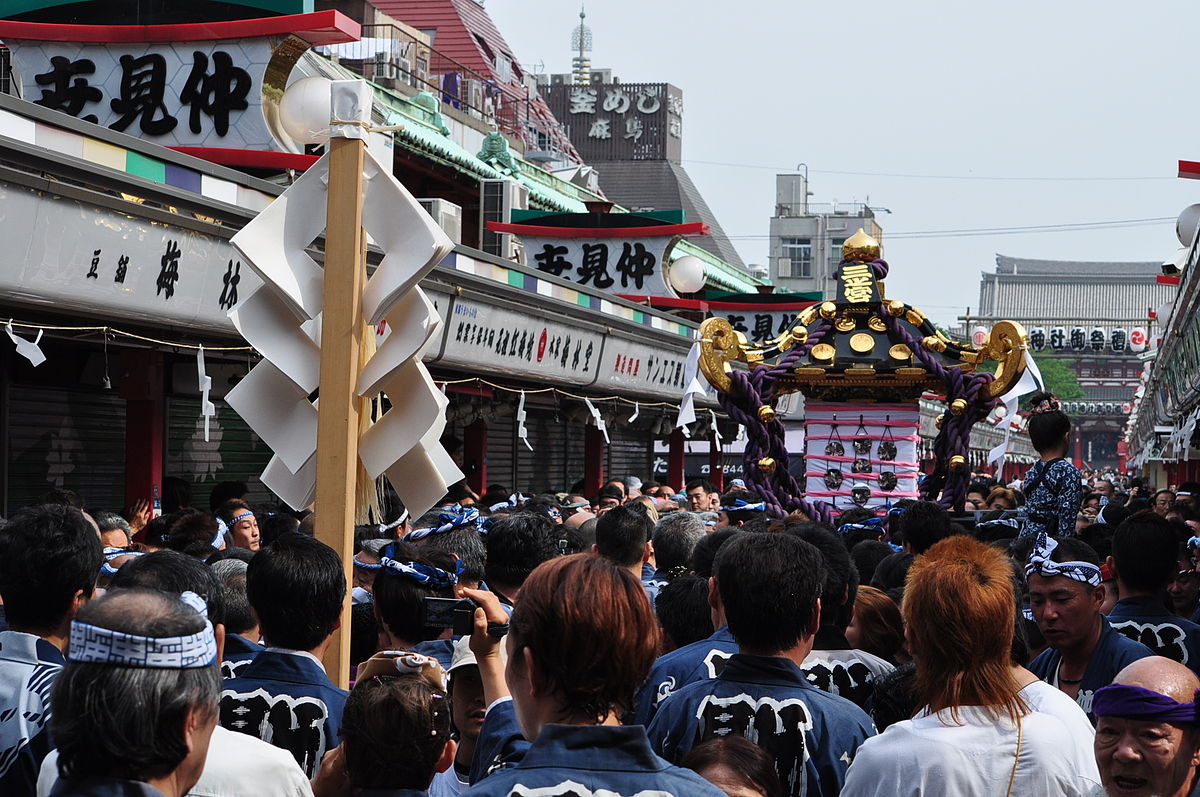 File:三之宮神輿宮出し.JPG - Wikimedia Commons