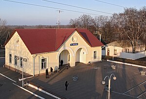 Вокзал станції Бобровиця.jpg