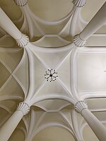 Потолок «готического фойе»