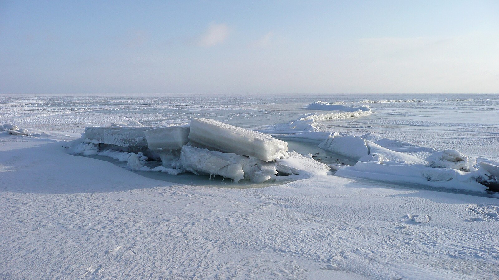 Замерзло каспийское море