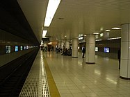 相鉄線ホーム海老名方から横浜方を望む（2004年11月27日）