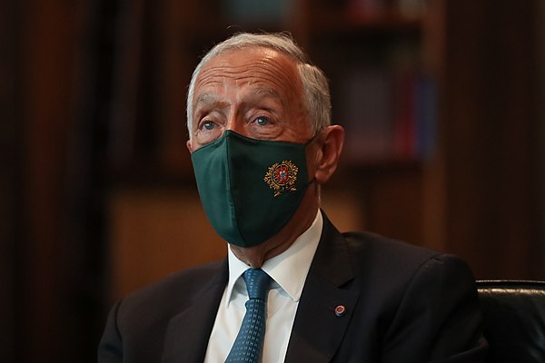 Marcelo Rebelo de Sousa wearing a protective mask in 2021, during the COVID-19 pandemic