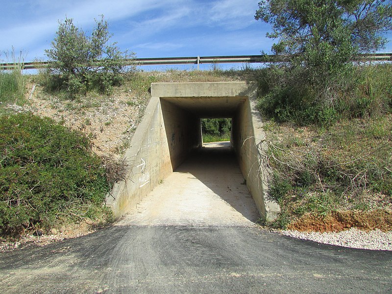 File:16-04-2017 Underpass on the EN125 road, Albufeira.JPG