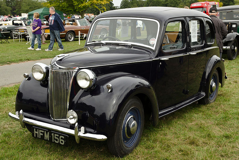 File:1947 Lanchester LD10 with Briggs Body.jpg