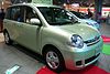 Toyota Sienta 2006 года выпуска.