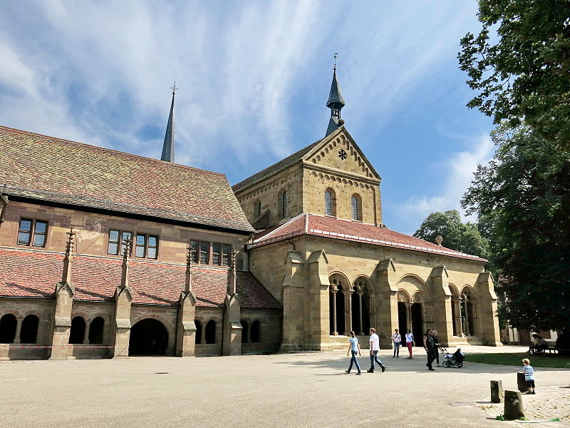 File:20140906 Klosterhof Maulbronn 009.JPG