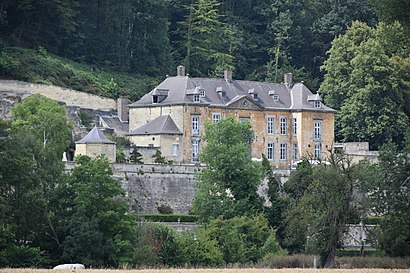 So kommt man zu Château Neercanne mit den Öffentlichen - Mehr zum Ort Hier