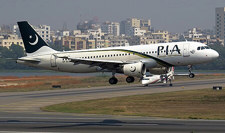 Penerbangan_8303_Pakistan_International_Airlines