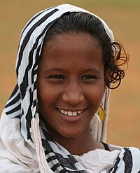 Lächelndes Mädchen aus Mauretanien