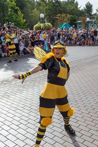 File:Abeille - Winnie l'ourson - 20150805 17h48 (11023).jpg