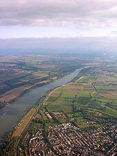 Luftaufnahme des Rheins bei Laubenheim