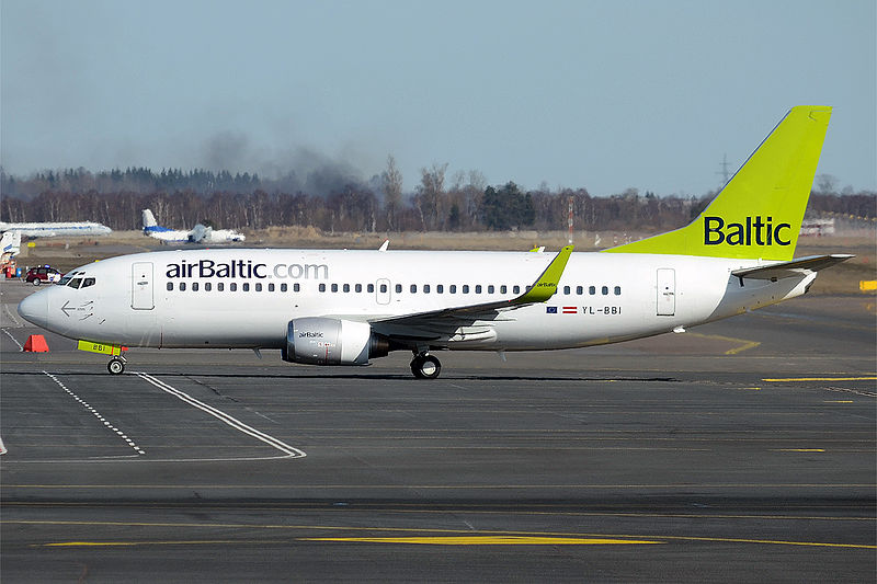 File:Air Baltic, YL-BBI, Boeing 737-33A (15833642944).jpg