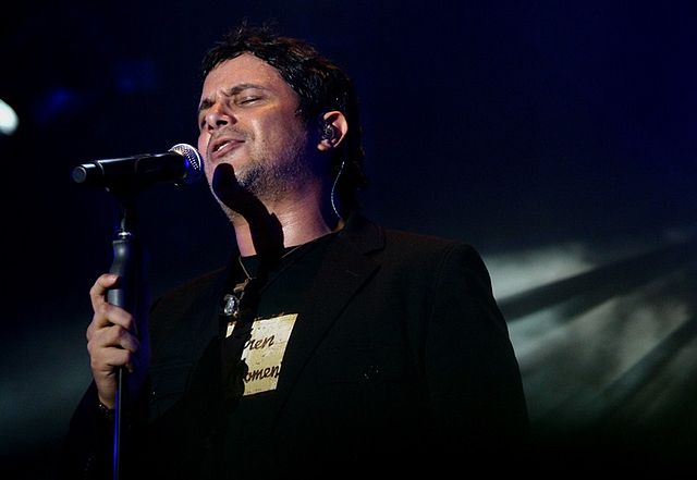 Alejandro Sanz performing in Managua, Nicaragua on 1 November 2007.