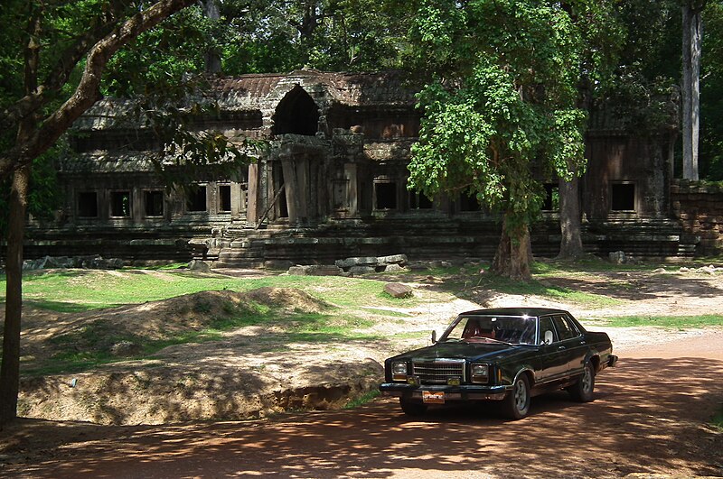 File:Angkor Wat - Akiyoshi Matsuoka 2011 アンコールワット DSCF2789.jpg